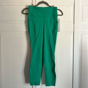 NWT Lululemon Fast and Free HR Tight 25” with pockets - size 6